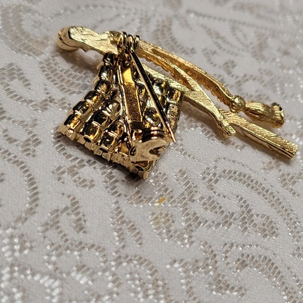 Unbranded American Flag Brooch Women Small Gold Red White Blue Rhinestone Tassel